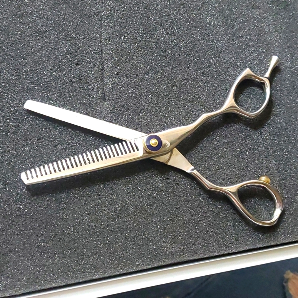 Futura 5.0 thinning shears
